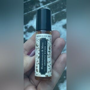 Beekman 1802 Honeysuckle & Moss Aromatic Waters